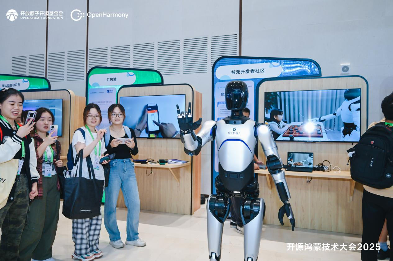 9.29 彩神v开源鸿蒙推文图片2.png